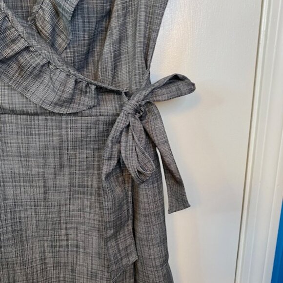 The limited Gray plaid wrapped skirt - Picture 3 of 8